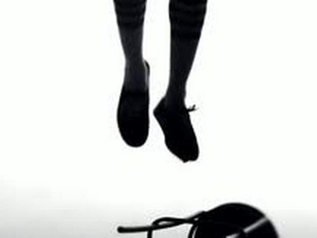 दहेज की मांग पूरी नहीं होने पर विवाहिता को फांसी पर लटकाया CRIME_HANG