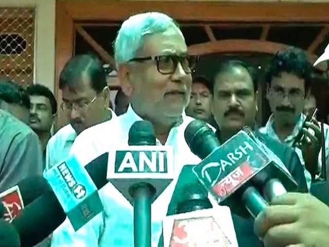 मुख्यमंत्री आवास के लीची, आम मांझी को दे दें: नीतीश nitish kumar