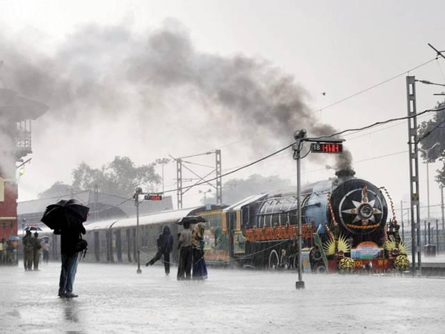 सौर उर्जा से चलेगी भारतीय रेल indian railway