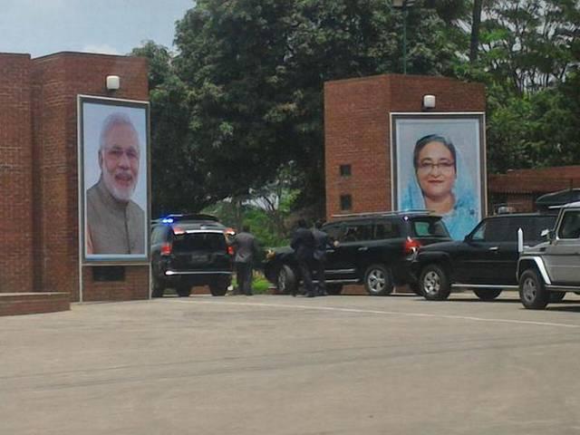 दो दिन के दौरे पर बांग्लादेश की राजधानी ढाका पहुंचे पीएम मोदी, शहीदों को दी श्रद्धांजलि NARENDRA MODI_ON_BANGADESH_VISIT