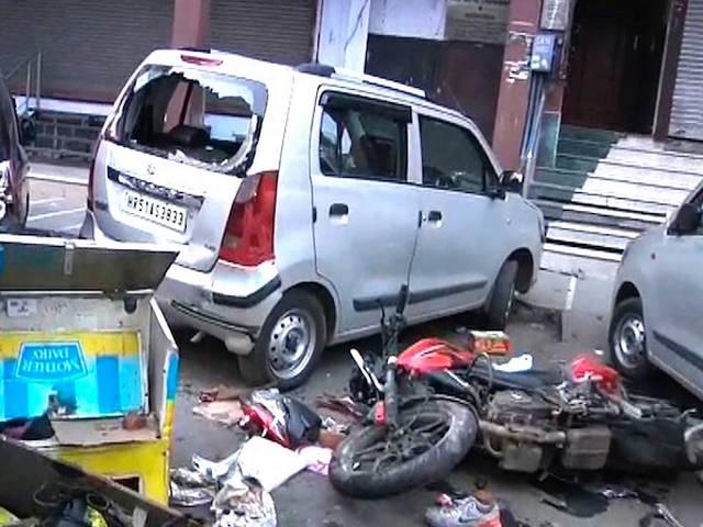 रोड रेज: दिल्ली के रूपनगर में बाइक सवार एक युवक की मौत delhi roop nagar road rage