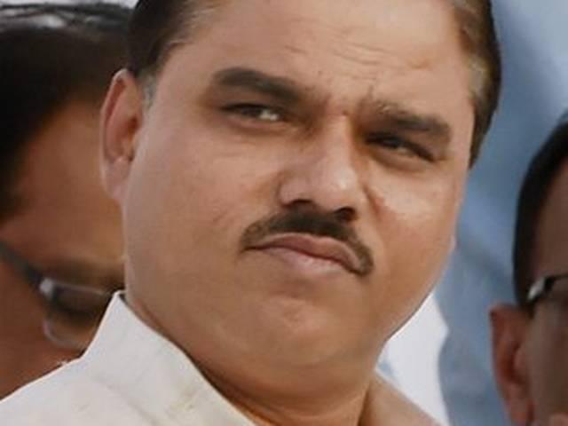 गिरफ्तारी के बाद दिल्ली के कानून मंत्री जीतेंद्र तोमर का इस्तीफा law_minister_jitender_tomar_resigns