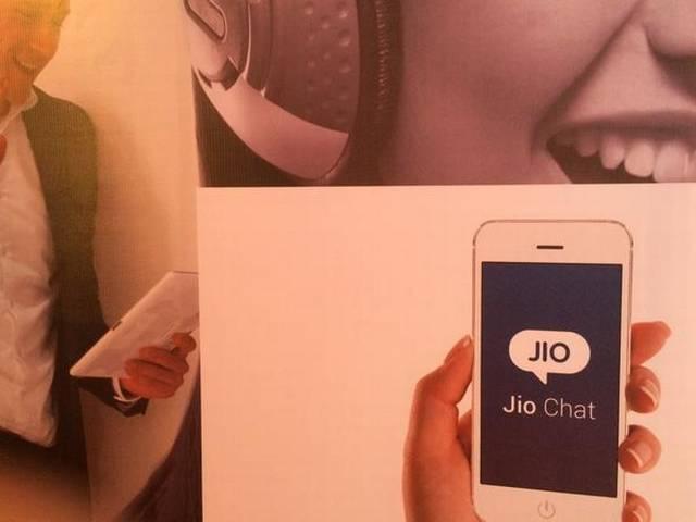 अब 300 से 500 रुपये महीने में 4G स्मार्टफोन, Jio Chat के बाद भूल जाएंगे WhatsApp reliance-jios-chat-app