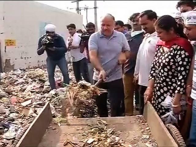 दिल्ली में 'कूड़ा' पॉलिटिक्स? aam adami party and bhartiya janta party