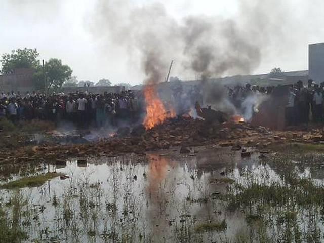 इलाहाबाद के नैनी में जगुआर फाइटर प्लेन दुर्घटनाग्रस्त allahabad_jaguar_crash