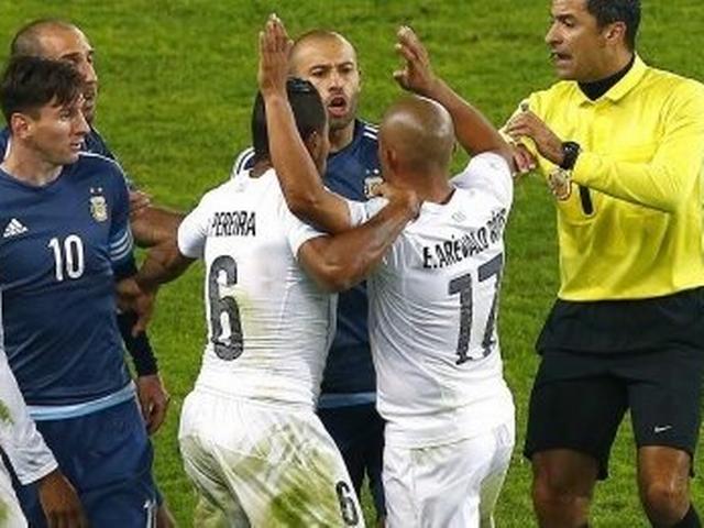 मैच के बाद मेस्सी के निशाने पर आए उरुग्वे के खिलाड़ी Argentina_messi