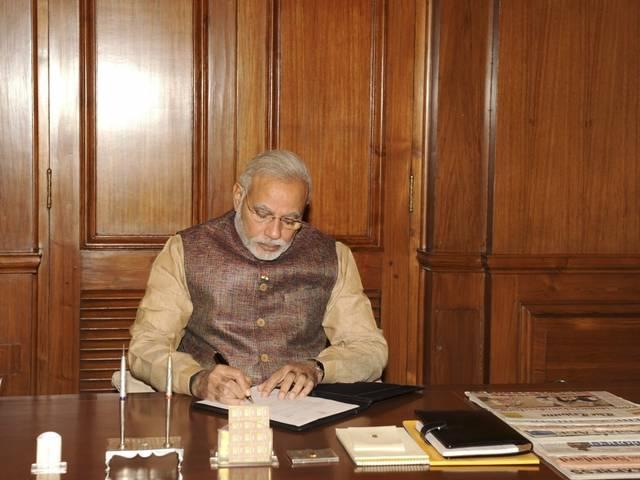 ललित मामले पर पीएम की चुप्पी पर सवाल PA_NARENDRA MODI