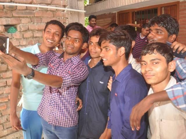 IIT इंट्रेंस एक्जाम में टैक्सी ड्राइवर और मिस्त्री के बेटे ने गाड़ा झंडा IIT_SUPER 30_DRIVER_BIHAR