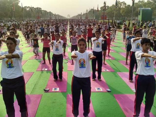 दिल्ली: राजपथ पर हज़ारों लोगों ने किया योग दिवस के लिए फुल ड्रेस रिहर्सल today_Yoga_Day_full_dress_rehearsal