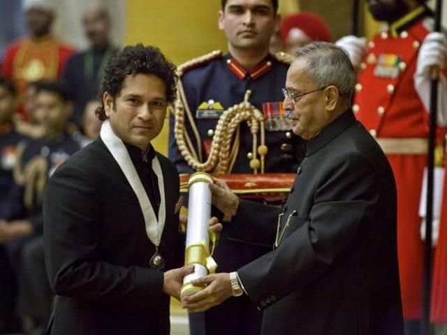 सचिन के खिलाफ PIL, लौटना पड़ेगा भारत रत्न? Sachin Tendulkar faces PIL to return Bharat Ratna