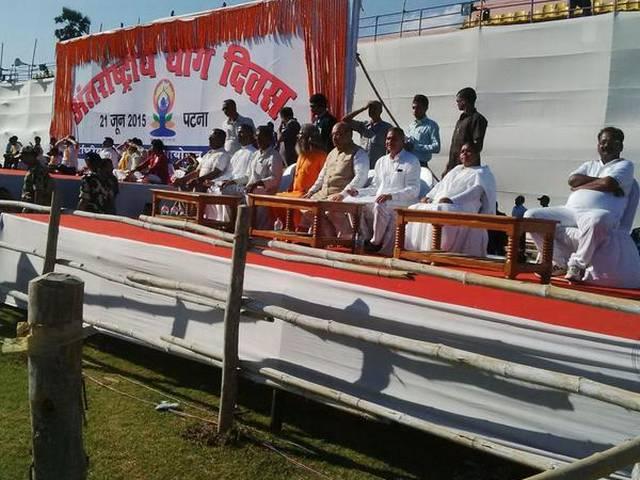 योग दिवस: पटना में अमित शाह ने ने दिया सिर्फ भाषण, नहीं किया योग rajpath_yoga_modi