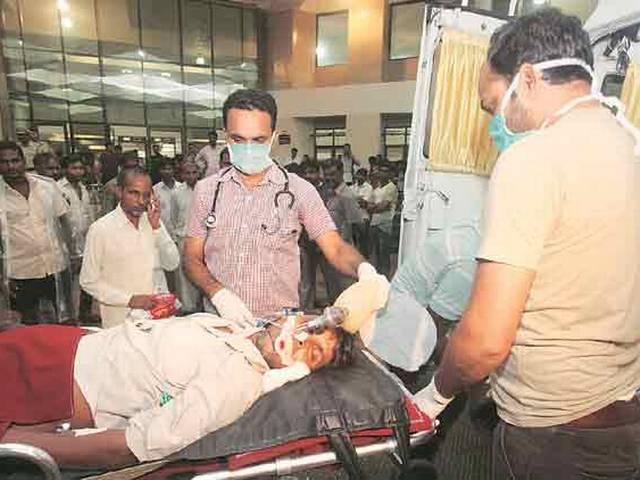 मुंबई: जहरीली शराब त्रासदी में मरने वालों की संख्या 100 हुई Hooch liquor tragedy: Death toll rises to 100 due