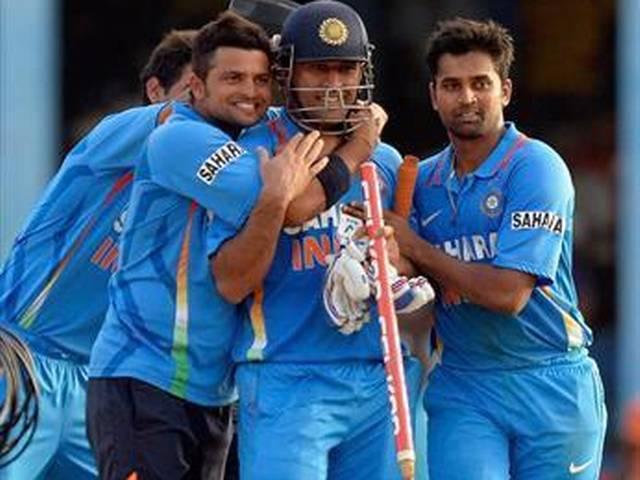 कप्तान धोनी के समर्थन में 'सम्मान' के साथ उतरे रैना Team India_Suresh Raina_MS Dhoni_Support_Bangladesh Cricket Team_