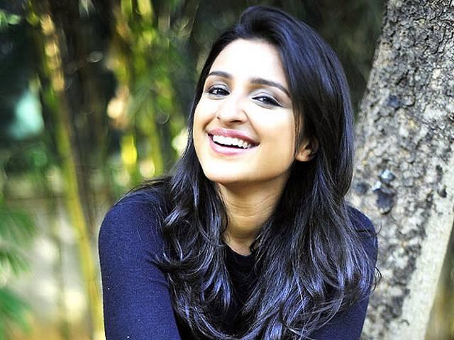 परिणिति के फेसबुक पर 50 लाख से ज्यादा प्रशंसक Facebook_Parineeti Chopra_