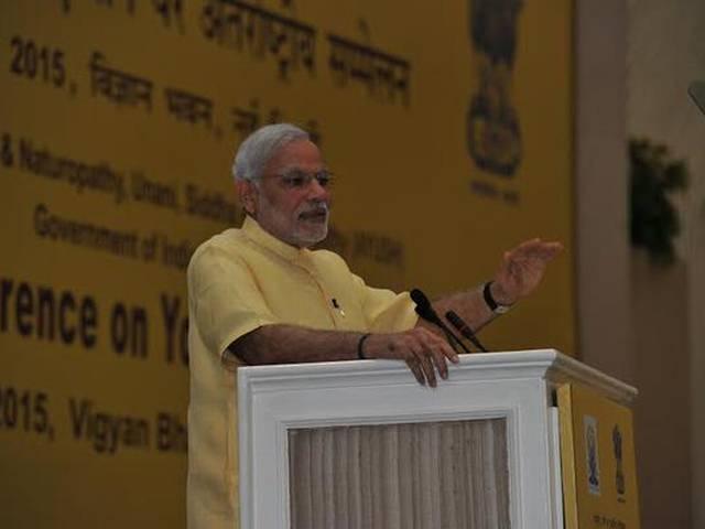 पीएम मोदी ने तीन बड़ी योजनाओं की शुरूआत की Narendra Modi_