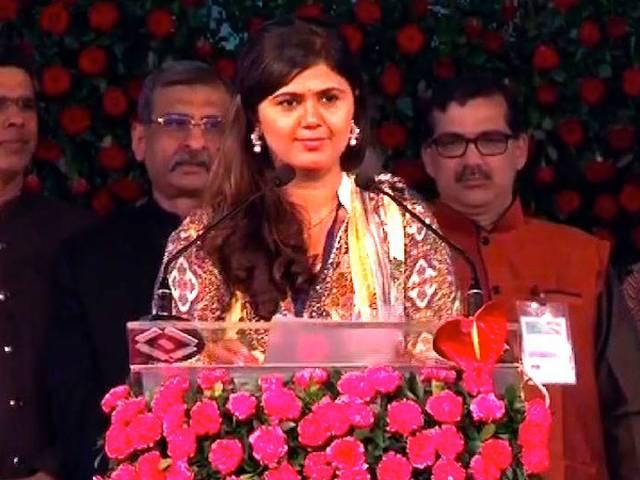पंकजा मुंडे ने कांग्रेस नेता के एनजीओ को दिए थे 114 करोड़ के ठेके- इंडियन एक्सप्रेस indian_express_pankaja_munde