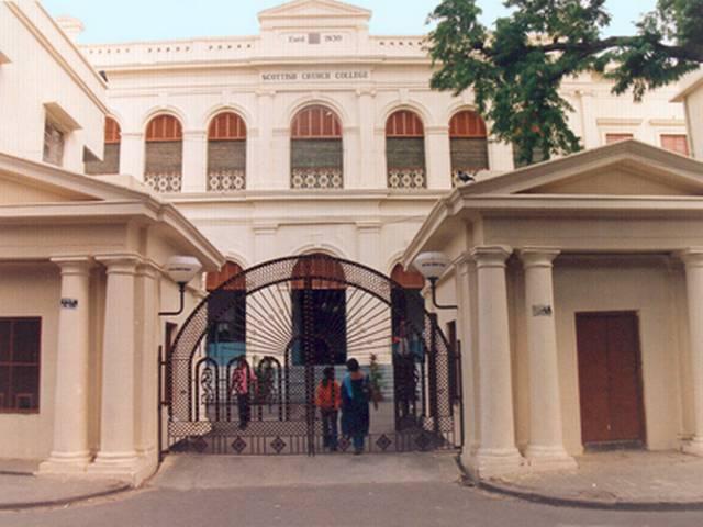 कोलकाता के स्कॉटिश चर्च कॉलेज ने लगाया छोटी स्कर्ट्स पर बैन Kolkata college bans short skirts, studs
