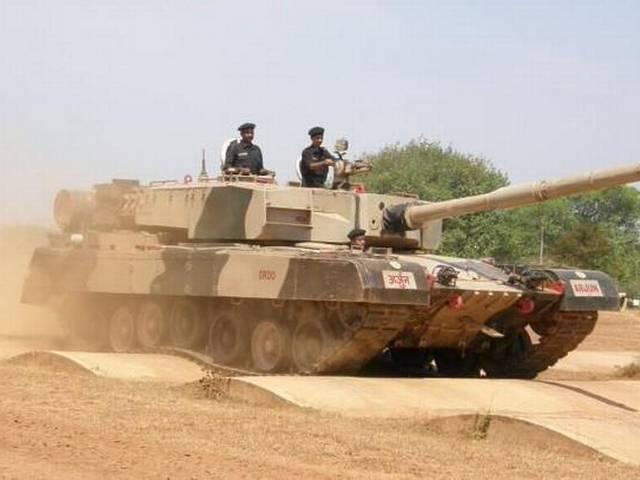 भारत के युद्धक टैंक अर्जुन की चीनी सेना ने सराहना की arjun tank_