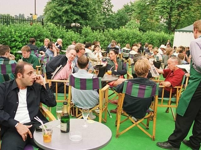 138 साल के विंबलडन इतिहास को बदल दिया इंग्लिश वाइन ने First serve for English wine at Wimbledon