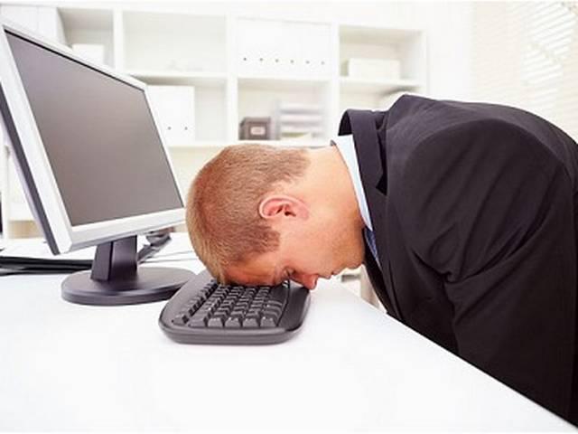 ऑफिस में झपकी लेने वाले कर्मचारी करते हैं ज्यादा काम office_