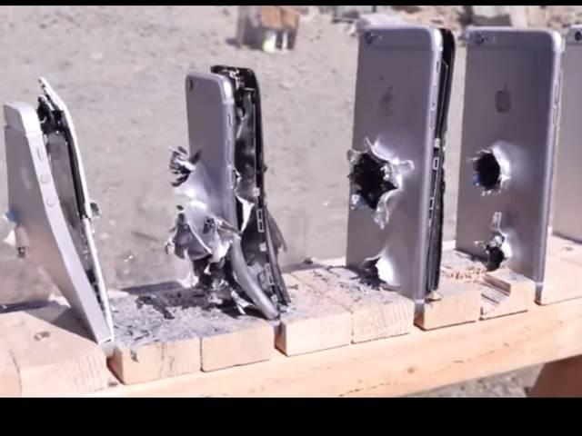7 iPhones के सामने फेल है AK-47! 7IiPHONE CAN BEAR AK-47