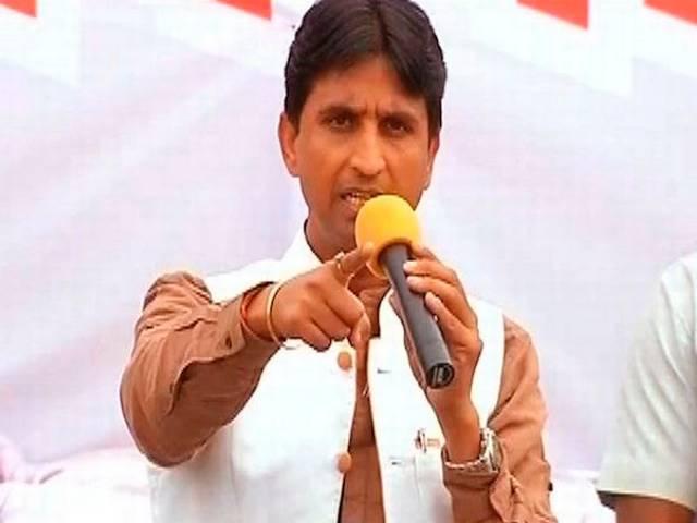दिल्ली महिला आयोग ने कुमार विश्वास के खिलाफ केस बंद किया DCW closed Complaint against Kumar Vishwas