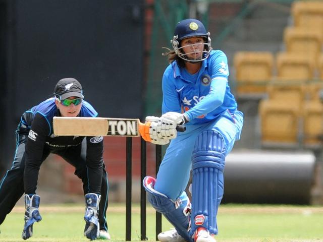 न्यूजीलैंड ने भारत को तीन विकेट से हराया IND vs NZ_