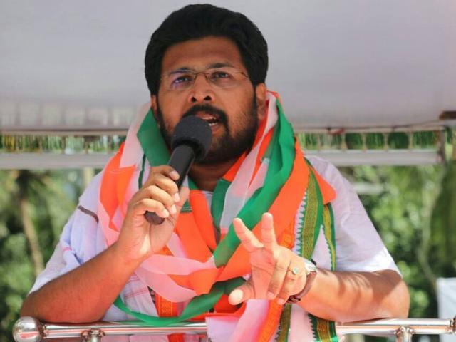 केरल: 'सबसे कम उम्र' के सबरीनाथन ने ली विधायक पद की शपथ Sabarinadhan K S