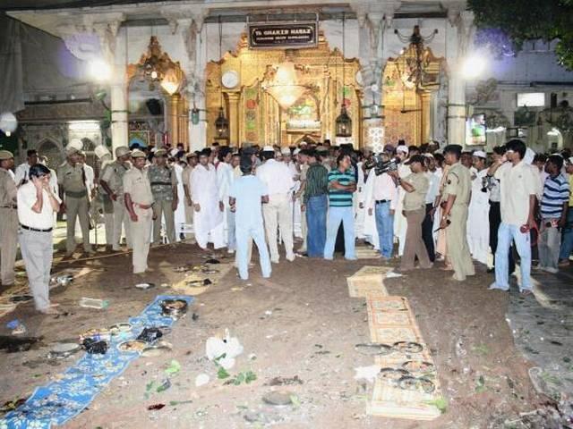 अजमेर ब्लास्ट के 14 गवाह पलटे, NIA की जांच पर उठे सवाल 14 witnesses turned hostile in Ajmer blast case in 6 months