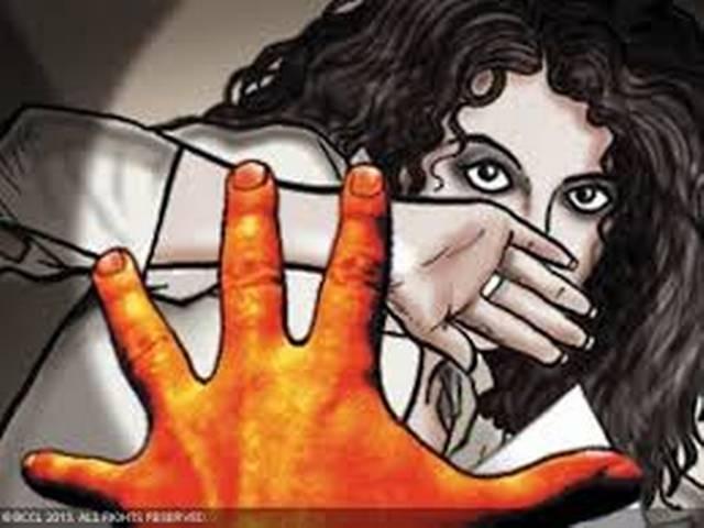 जम्मूः लड़की का कपड़ा उतार नंगा किया, वीडियो बनाया और सोशल साइट्स पर किया वायरल jammu_molestation_