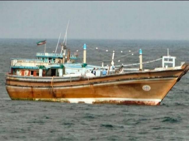 केरला कोस्टगार्ड ने संदिग्ध बोट पकड़े, बोट में थे 12 पाकिस्तानी? Coast Guard Intercepts Suspicious Foreign Boat Off Kerala