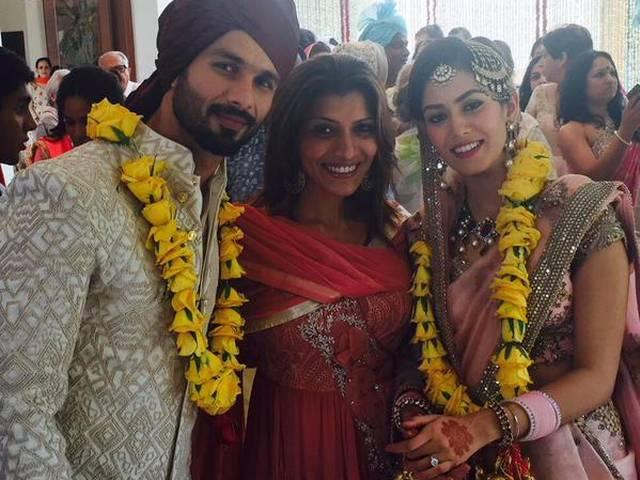 शादी के बाद मीरा संग शाहिद ने दिखाई मीडिया को अपनी झलक Newlyweds Shahid Kapoor, Mira Rajput
