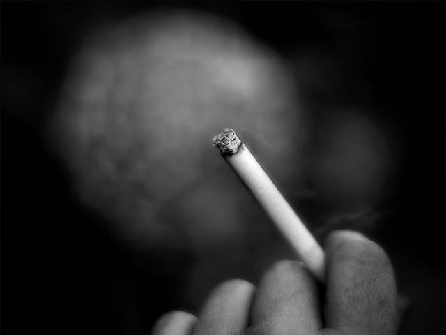 तंबाकू प्रॉडक्टस की मांग कम करने के लिए टैक्स बढ़ाए सरकार: WHO Increase taxes on tobacco products to curb demand: WHO