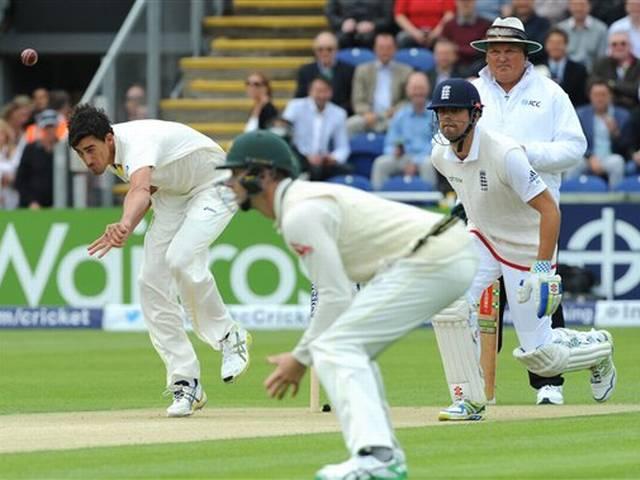 ASHES DAY 1: रूट की शतकीय पारी से लड़खड़ाकर संभला इंग्लैंड ASHES first test
