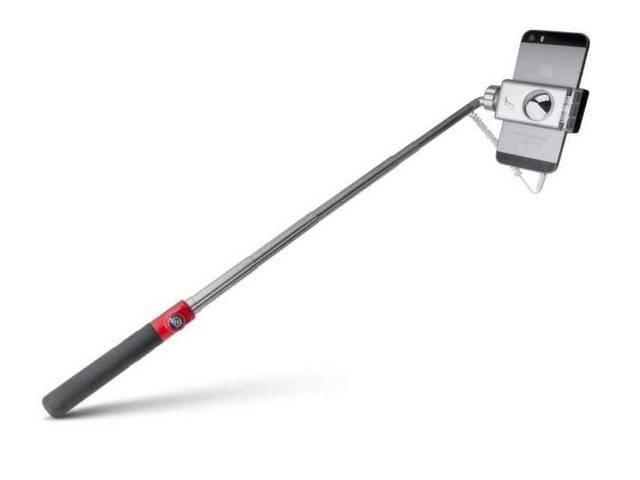 जब सेल्फी स्टिक ने एक अमेरिकी परिवार को बचाया डूबने से selfie_stick_