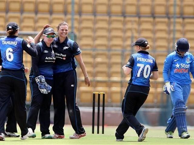 पहले टी20 में न्यूजीलैंड ने भारतीय महिला टीम को हराया new zealand beat team india in first t-20