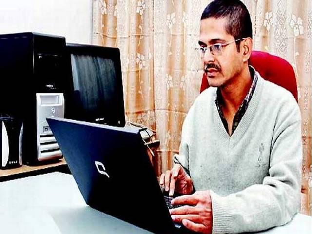 मुलायम सिंह के इशारे पर मेरी हत्या भी हो सकती है: अमिताभ ठाकुर ips_amitabh_rape_complaint