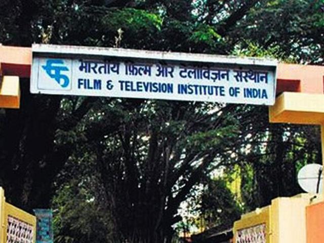 FTII विवाद: चौहान की नियुक्ति पर कांग्रेस ने बोला सरकार पर हमला ftii row_