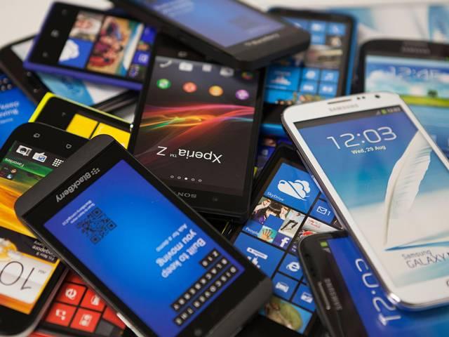 अब प्लग इन किए बिना चार्ज करें फोन Phone_