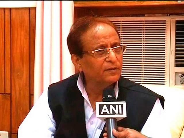 जो लोग आरएसएस की इफ्तार पार्टी में गये थे वह एक दिन नमाज भी पढ़ लें: आजम खान ‘Those who attended RSS’ iftar party should also offer namaz’