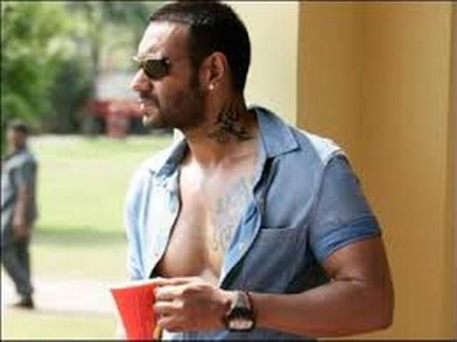 शाहरूख-काजोल को पर्दे पर फिर से एकसाथ देखकर खुश हूं: अजय देवगन shahrukh_ajay_kajol