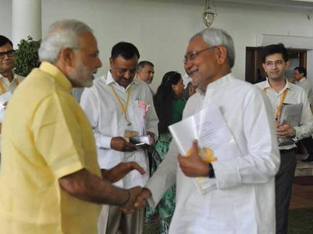 बिहार चुनाव से पहले लालू के बाद नीतीश ने भी खेला जाति कार्ड nitish kumar on caste census