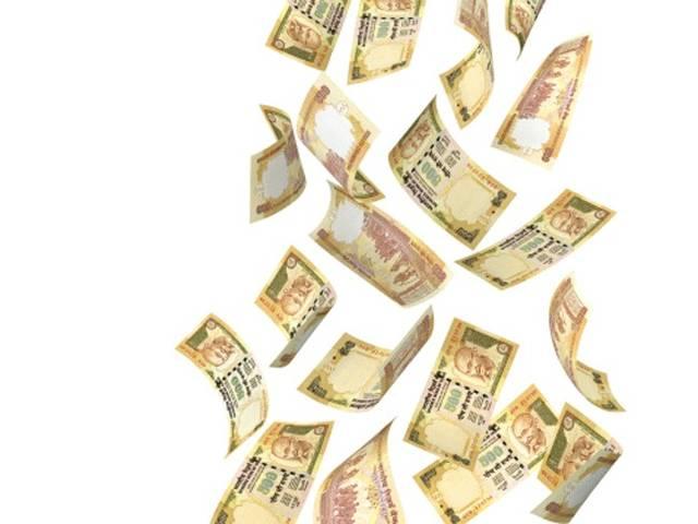 ...जब वृंदावन में हुई 1.5 लाख रुपये के नोटों की बारिश! 500-rupee notes rain down near Banke Bihari temple