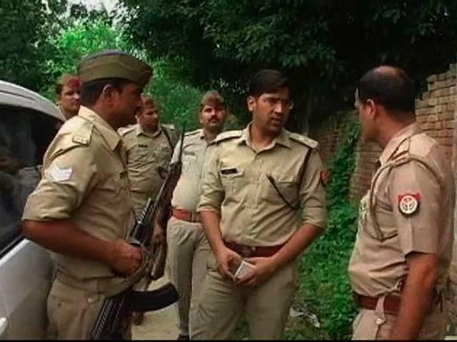 गैंगरेप करने की सजा सिर्फ पांच थप्पड़ और दस हजार जुर्माना amroha gangrape
