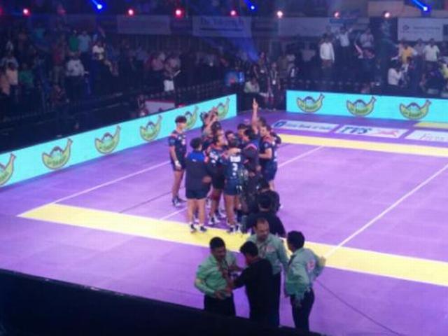 प्रो कबड्डीः पिंक पैंथर्स को हराकर बंगाल वारियर्स ने किया उलटफेर bengal warriors beat pink panthers