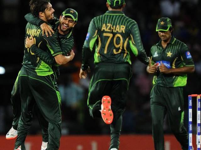 शहजाद और हफीज के अर्धशतक से पाकिस्तान ने श्रीलंका को हराया, सीरीज पर कब्जा pakistan beat srilanka in 4th odi