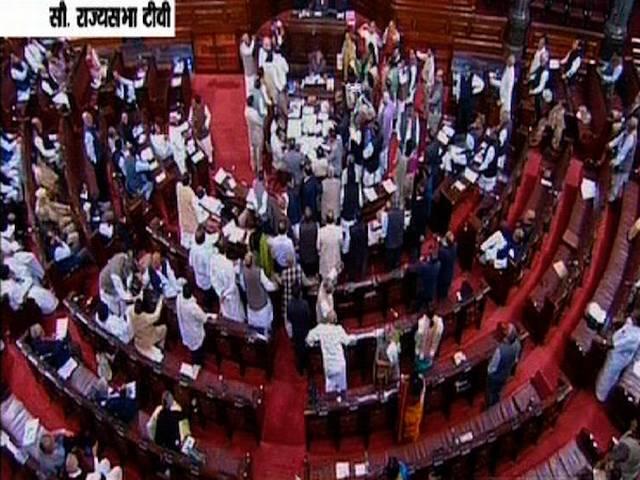 सुषमा के इस्तीफे पर अड़ा विपक्ष, सत्र के तीसरे दिन भी हंगामे के आसार parliament