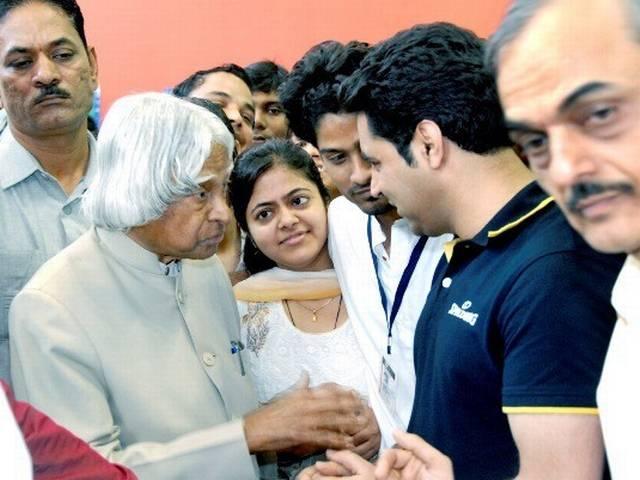 छात्रों से बेहद प्यार करने वाले कलाम ने अंतिम सांसें भी छात्रों के बीच लीं KALAM DIED IN IIM SHILLONG
