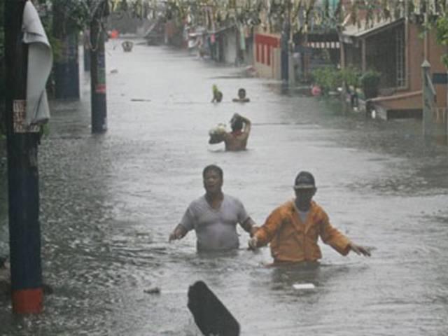 वियतनाम में मूसलाधार बारिश से 15 मरे Heavy rain leaves 15 dead, 7 missing in N. Vietnam