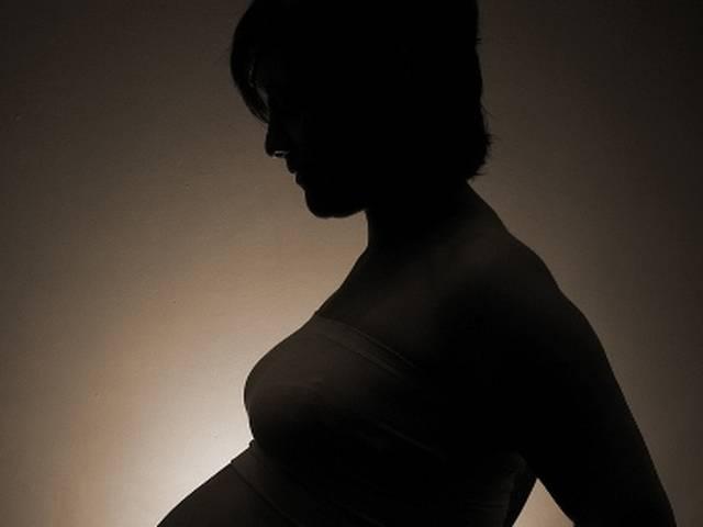 ...जब हेल्थ सेंटर के गेट पर महिला ने दिया बच्चे को जन्म child_birth